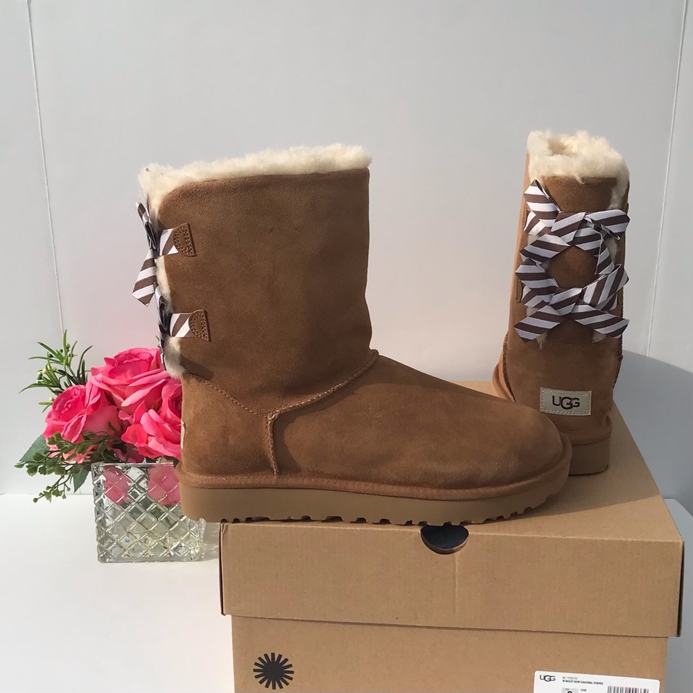 UGG Bailey Bow Diagonal Stripe